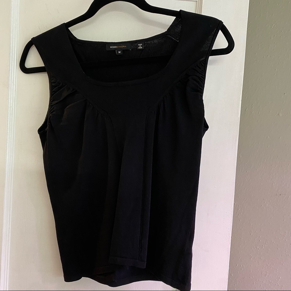 Bcbgmaxazria sweater tank size M
